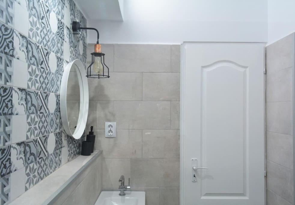 Appartamento 2 Bdr / Cozy Ap Near Old Town Bucarest Esterno foto